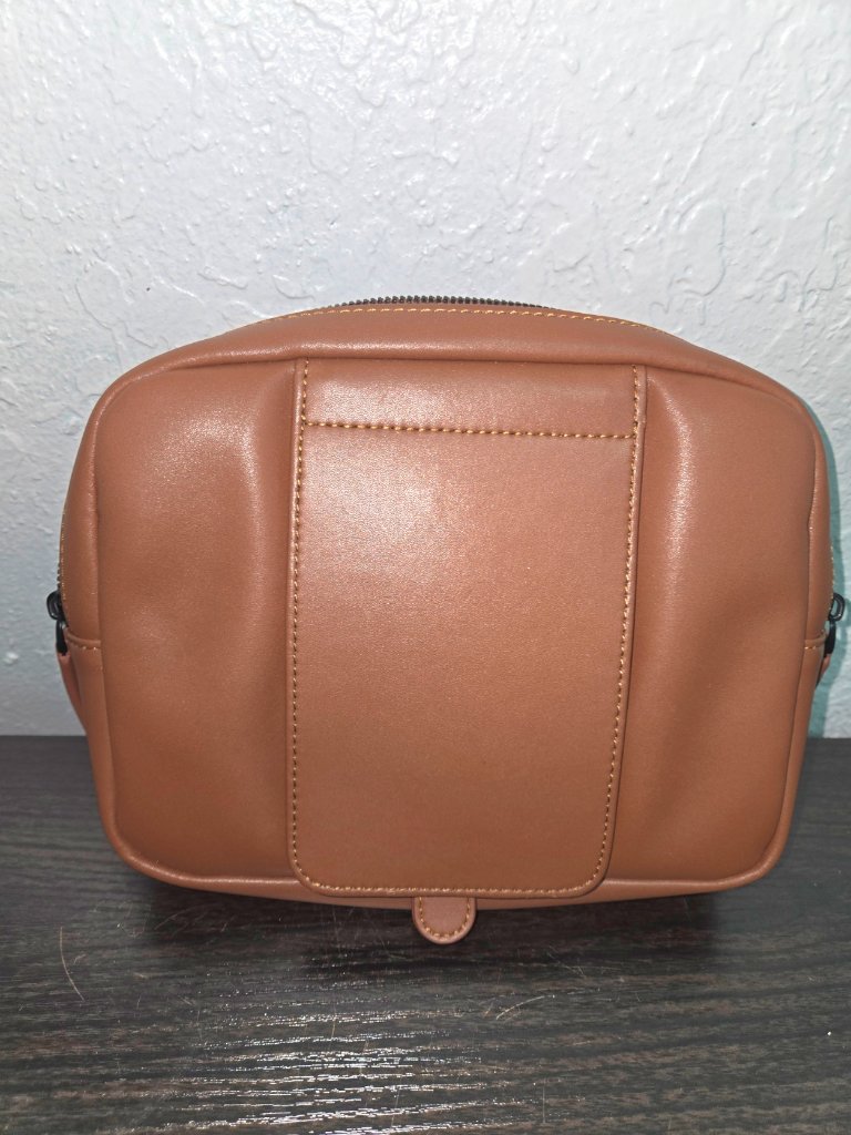 Monos Metro Vegan Leather Cosmetic Toiletry Case Saddle Tan Travel Bag Euc — image 3 of 8